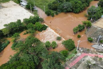 Barragem das Lajes em Porteirinha entra em situação de emergência após transbordamento e danos no vertedouro