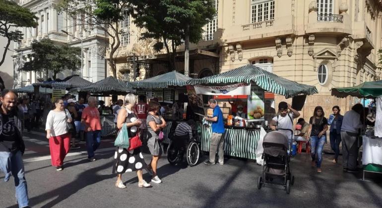 Belo Horizonte recebe cinco novos pontos de feiras de alimentos em bairros e estação do Move