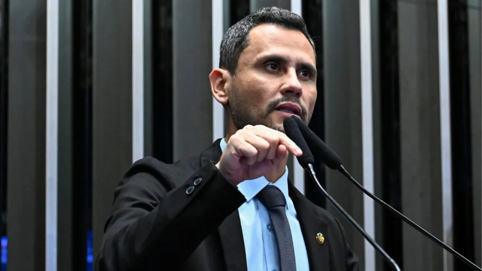 Cleitinho lidera com folga no 1º turno em MG: aponta Paraná Pesquisas