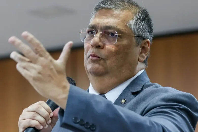 Moraes determina busca contra fonte de jornalista que fez denúncias contra Flávio Dino