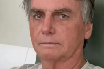 Bolsonaro passa por cirurgia no ombro e segue em observação em hospital de Brasília