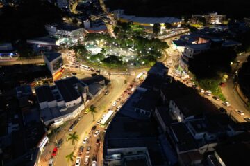 Trânsito intenso provoca congestionamentos na região central de Itabira nesta sexta-feira