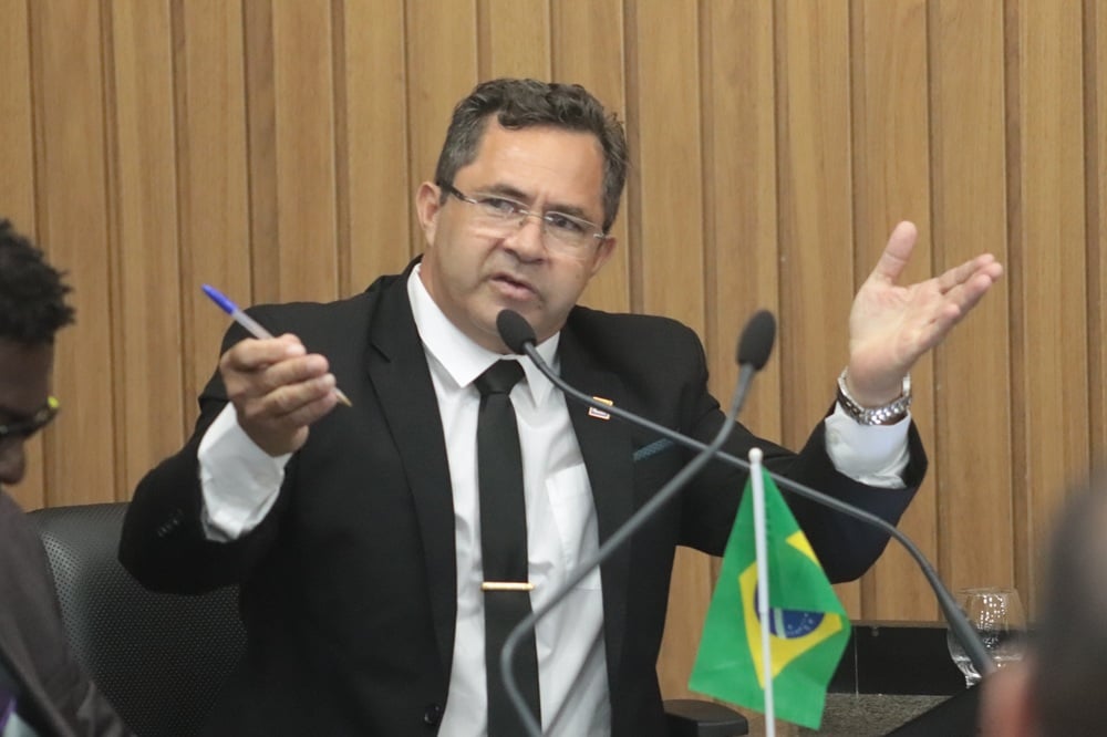 Debate sobre sinalização de trânsito expõe cobranças e divergências na Câmara de Itabira