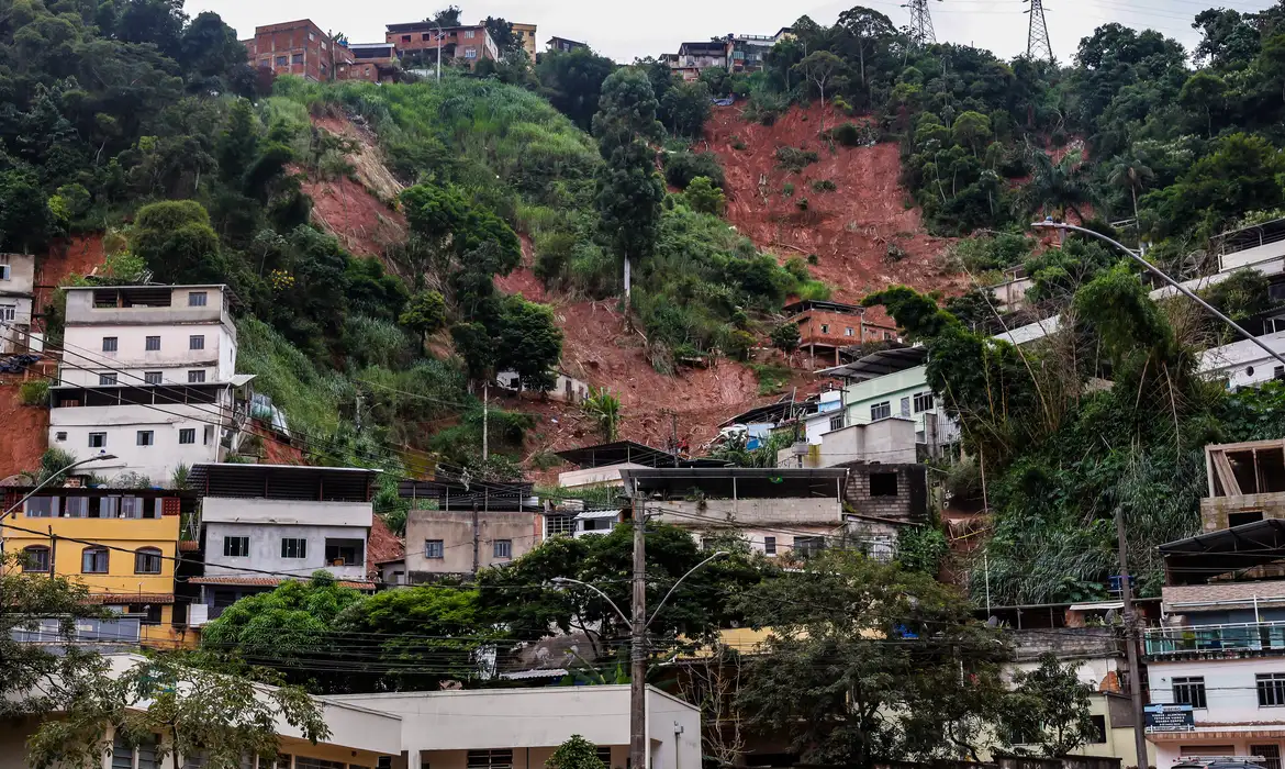 Minas Gerais lidera ranking de área urbanizada em encostas de risco