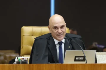 Alexandre de Moraes e  Daniel Vorcaro trocaram mensagens no dia da primeira prisão
