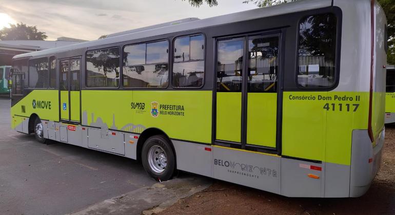 Mulher é atropelada por ônibus do Move na Cristiano Machado e fica ferida no Cidade Nova