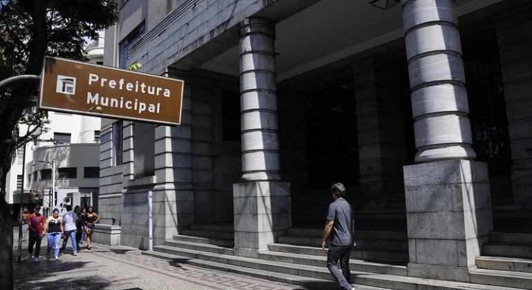 PBH abre seleção simplificada para assistente administrativo com 20 vagas e salário de R$ 2,6 mil