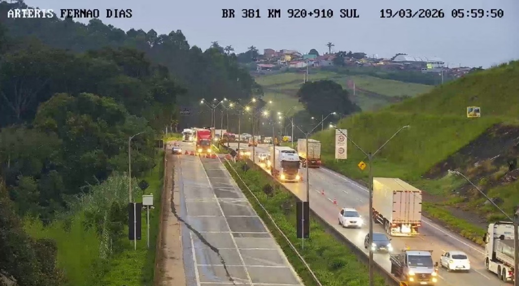 BR-381: Fernão Dias segue interditada há mais de 60 horas após derramamento de produto químico em Minas Gerais