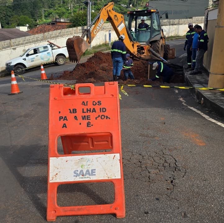 Manutenção na rede suspende abastecimento de água no bairro Pará, em Itabira