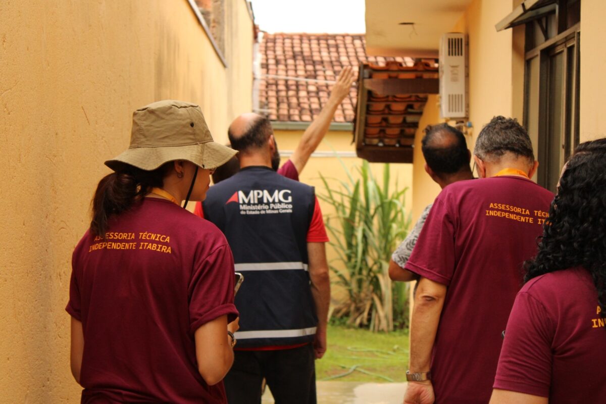 Moradores do Bela Vista e região recebem representantes do MPMG para dialogar sobre danos causados por obras da Vale