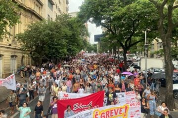 Mesmo com reajuste, greve dos professores tem baixa adesão em Minas