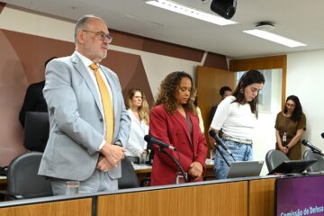 Na semana que antecede o Dia da Mulher, ALMG aprova projetos para vítimas de violência — mas desafio é tirar da promessa e levar à prática