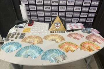 Polícia Militar apreende drogas, dinheiro e prende casal suspeito de tráfico em Itabira