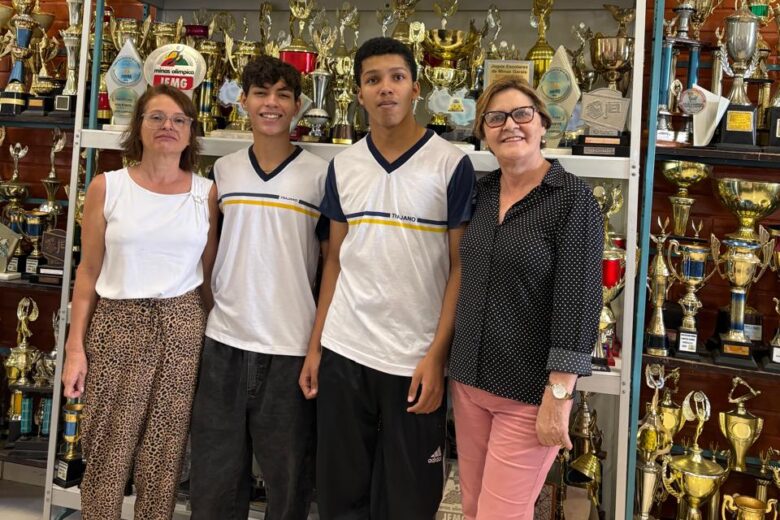 Itabiranos vão apresentar projeto na USP após desenvolverem app para facilitar aprendizado em matemática 