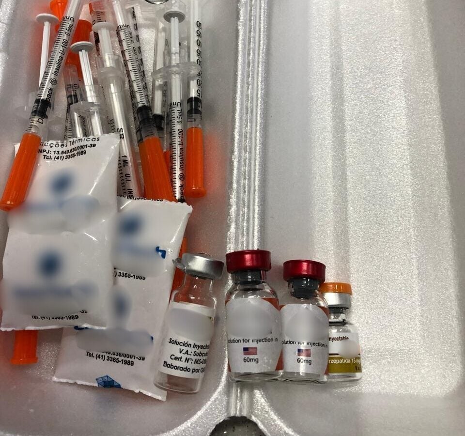 Polícia prende dois suspeitos em BH por venda ilegal de medicamento controlado usado para emagrecimento