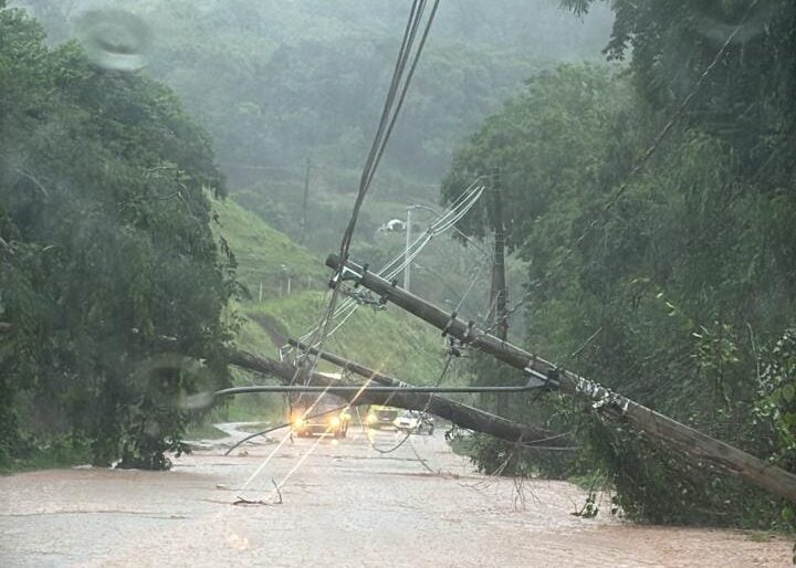 Temporal provoca alagamentos e bloqueia trecho da MGC-120, em Nova Era