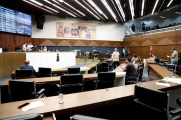 Câmara de BH aprova projeto contra desigualdade salarial entre homens e mulheres