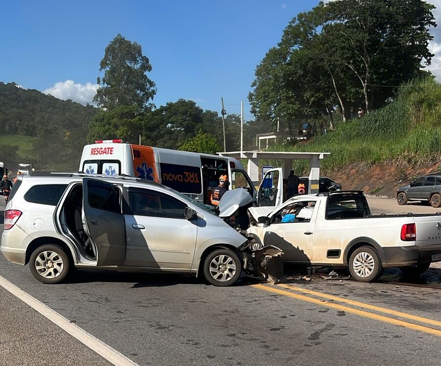 Colisão frontal na BR-381 deixa dois mortos em São Gonçalo do Rio Abaixo