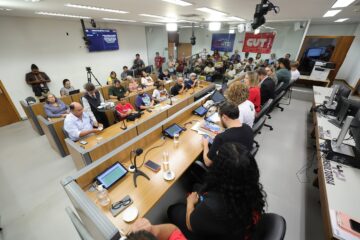 Reajuste não basta e servidores da educação aumentam pressão sobre governo de Minas