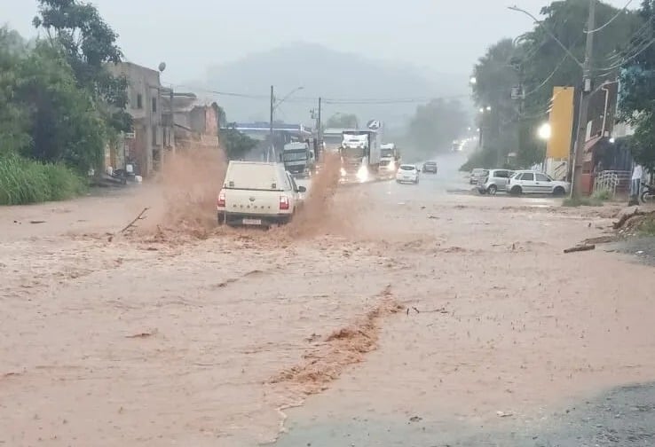 Chuvas recorrentes em março levam Prefeitura de Itabira a decretar situação de emergência
