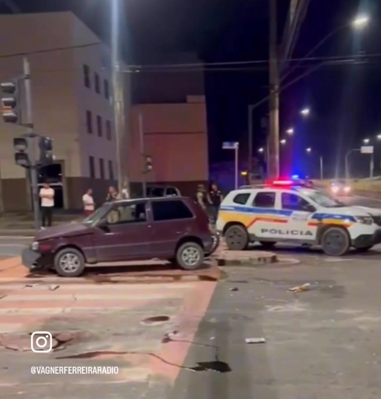 Motociclista de 21 anos morre após grave acidente na avenida Carlos Drummond de Andrade, em Itabira