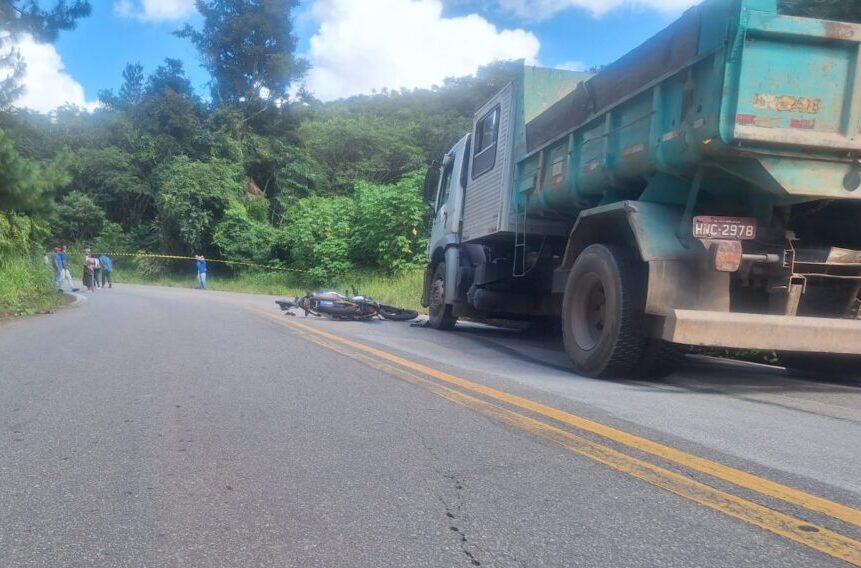 Motociclista de 32 anos morre após colisão frontal com caminhão na estrada do Carmo, em Itabira