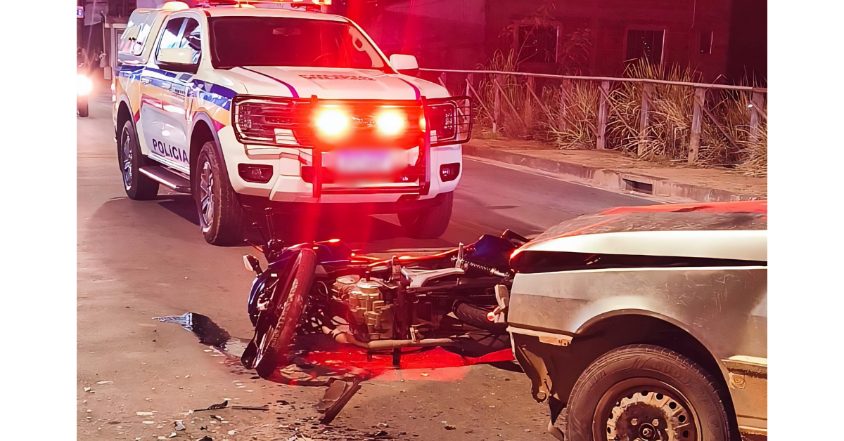 Colisão entre carro e moto deixa dois feridos em Itabira