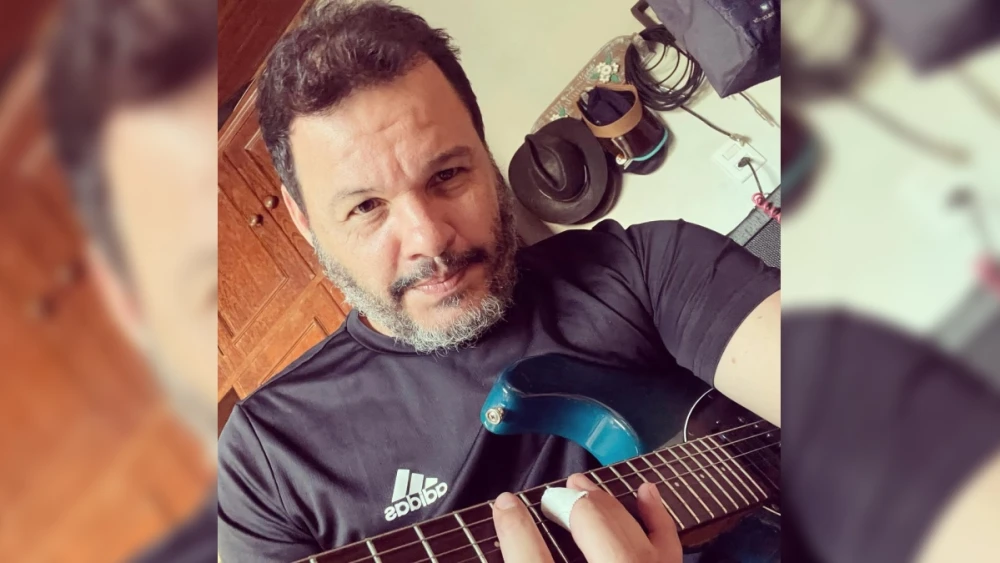 Guitarrista da banda Manitu tem prisão preventiva decretada após ejacular em passageira em ônibus