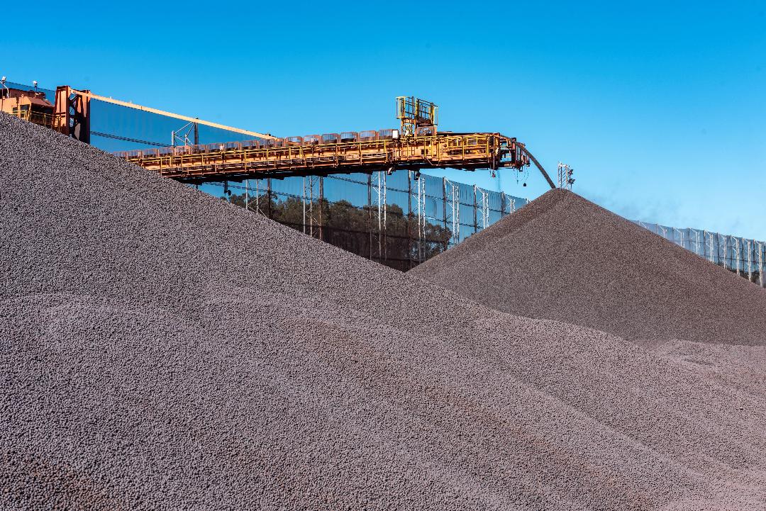 Samarco divulga receita líquida de US$ 1,898 bilhão em 2025 e alcança recorde de produção