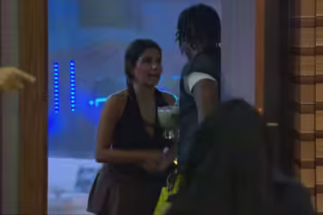 Gabriela e Leandro discutem por arrumação de quarto no BBB 26