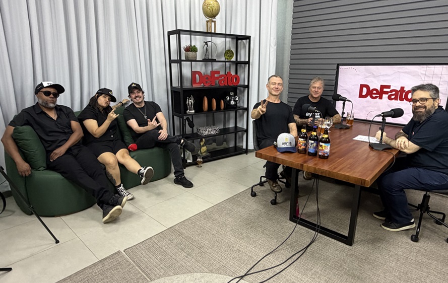DeFato Online e Rádio Caraça FM estreiam podcast com Tianastácia e episódio já está disponível no YouTube