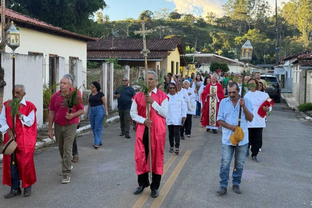 Fé e tradição marcam Semana Santa em Santa Bárbara; confira as fotos