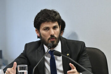 Marcelo Aro deixa Secretaria de Governo de Minas e Castellar Neto é nomeado para o cargo