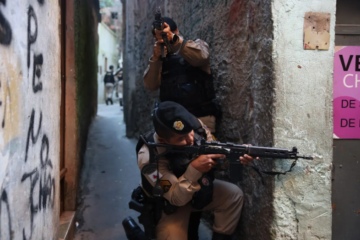 Operação na Pedreira Prado Lopes contra facções criminosas prende sete pessoas em BH