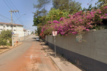 Saae fecha trecho da Rua João Camilo de Oliveira Torres no bairro Praia