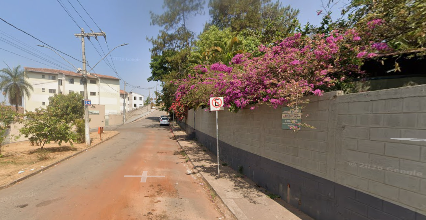 Saae fecha trecho da Rua João Camilo de Oliveira Torres no bairro Praia