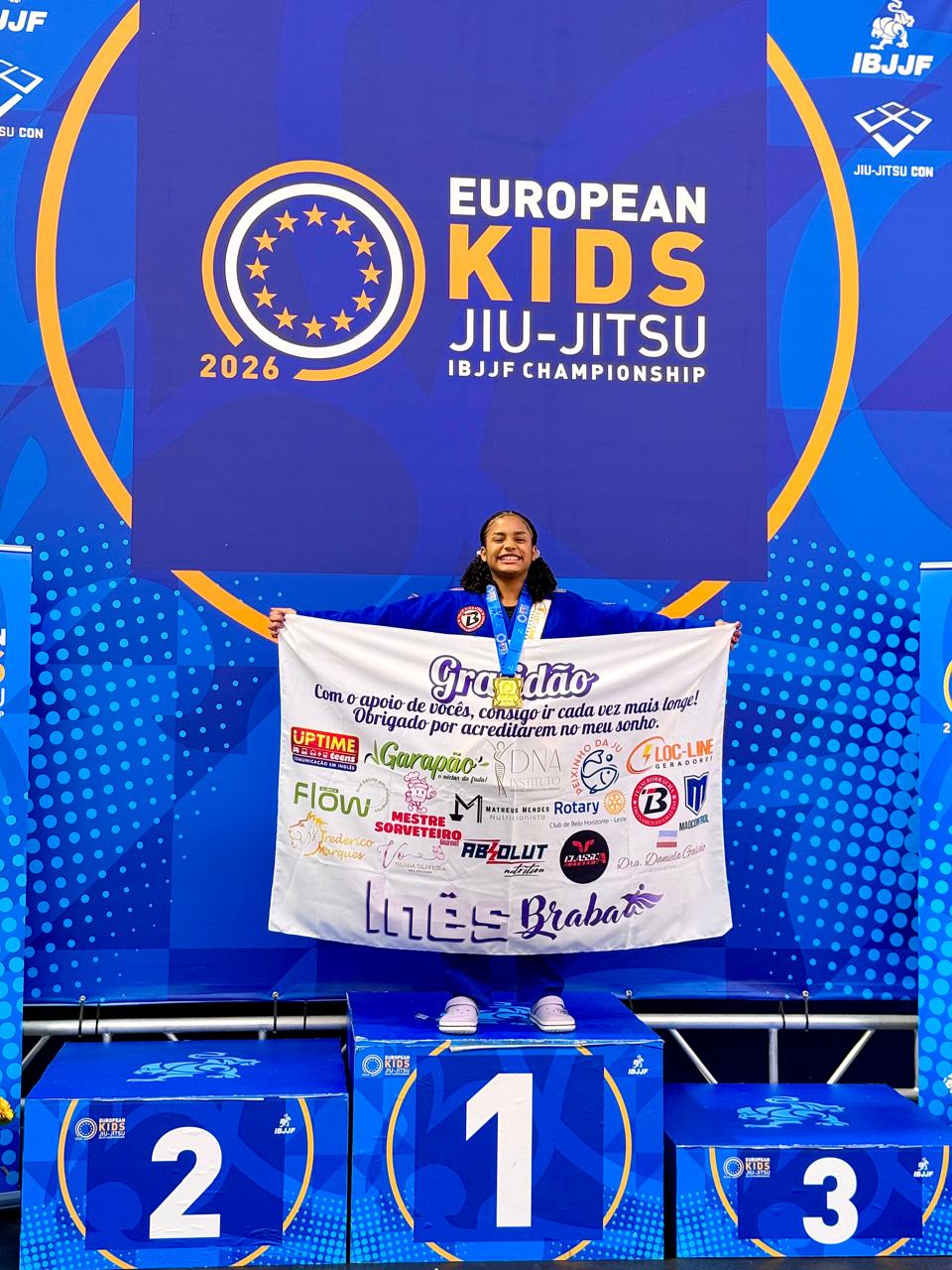 Com 11 anos, Inês Braba volta da Irlanda com bicampeonato europeu de jiu-jitsu