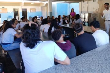 O Parlamento Jovem da Câmara de São Gonçalo do Rio Abaixo realiza oficina de inclusão no mercado de trabalho
