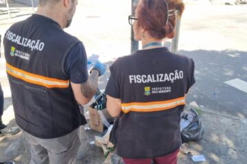 Fiscalização aponta que descarte irregular de lixo persiste no Centro de BH, mas apenas dois casos são responsabilizados