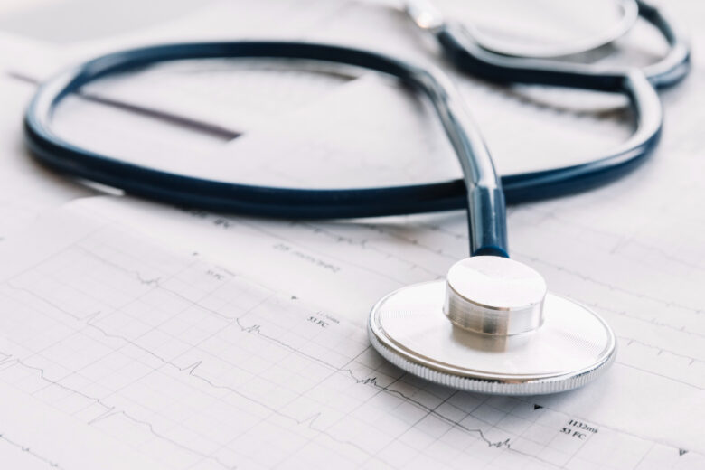 Médico terá que indenizar paciente por negligência após cirurgia de vesícula em Ferros