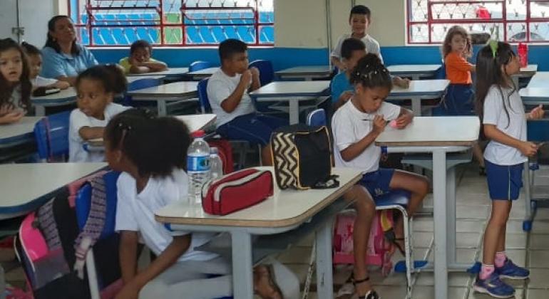 Projeto que aborda conteúdo da Lei Maria da Penha em escolas municipais avança na Câmara de BH