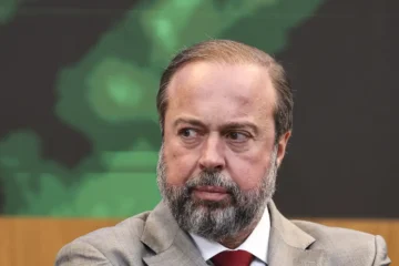 Mensagens de Vorcaro indicam encontro com Alexandre Silveira e empresário; ministro de Minas e Energia nega