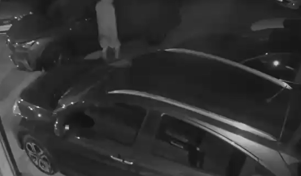 Criminosos invadem agência e furtam quatro carros durante a madrugada em João Monlevade; dois veículos foram recuperados