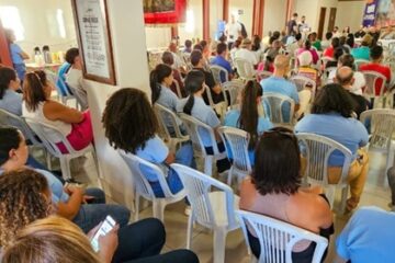 Prefeito de Barão de Cocais e secretário estadual de Agricultura entregam kits de irrigação a produtores da agricultura familiar
