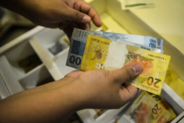 Governo federal propõe salário mínimo de R$ 1.717 em 2027; saiba mais