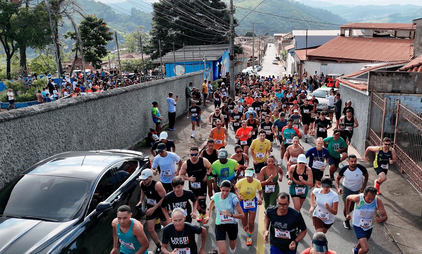 Cerca de 700 atletas participaram da Volta Histórica comemorativa    dos 62 anos de João Monlevade