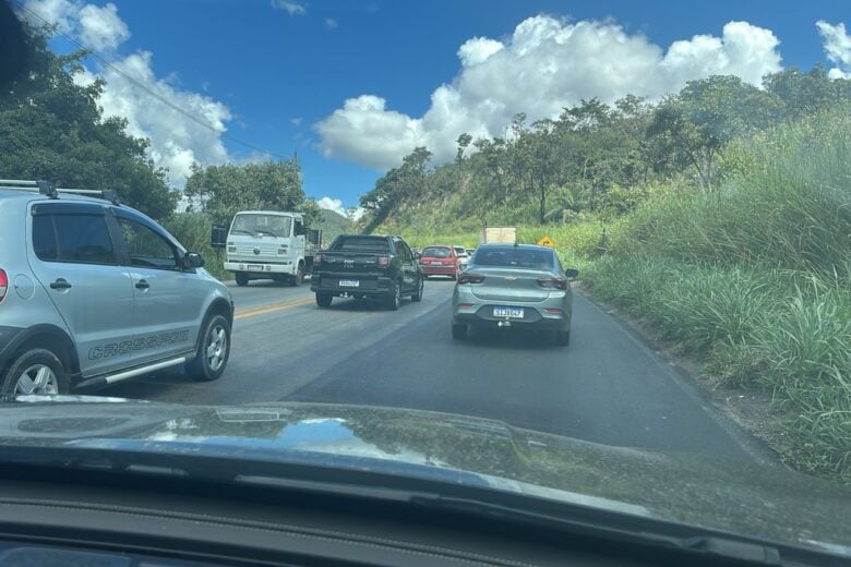 Retorno do feriado deixa trânsito lento na BR-381 em direção a capital mineira