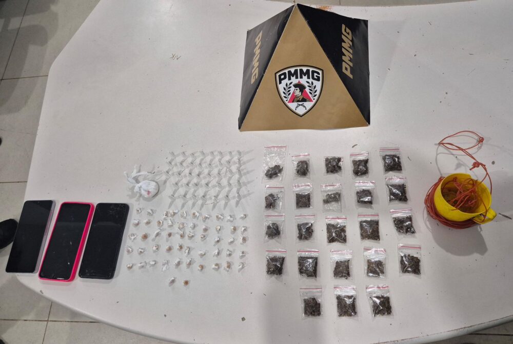 Três suspeitos são presos por tráfico de drogas no bairro Madre Maria de Jesus, em Itabira