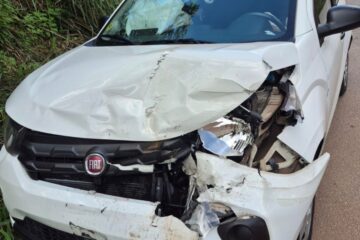 Itabira: motorista reduz em quebra-molas e carro é atingido na MG-129