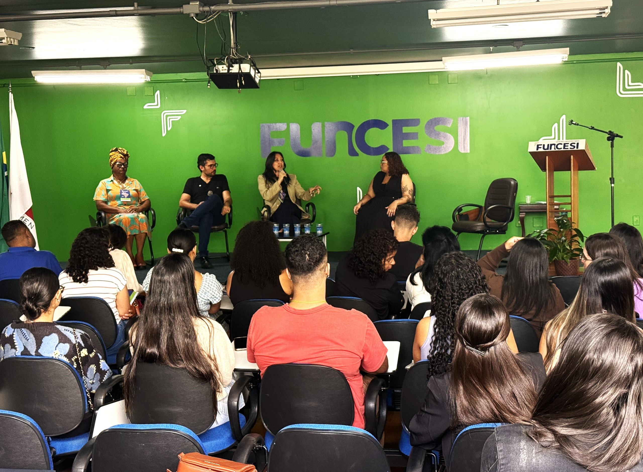 Conferência na Funcesi debate políticas de acolhimento e combate ao feminicídio